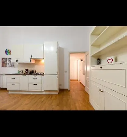 Apartament In Front Of Coliseum 3